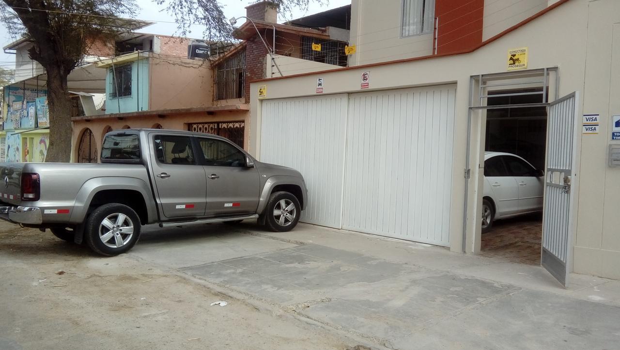 Hospedaje Residencial Los Fresnos - Miraflores Piura Hotel Exterior photo